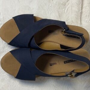 Clarks Annadel Eirwyn Navy Nubuck Slingback